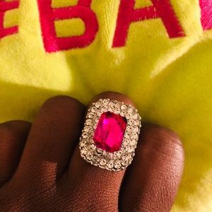 Women’s fashion ring